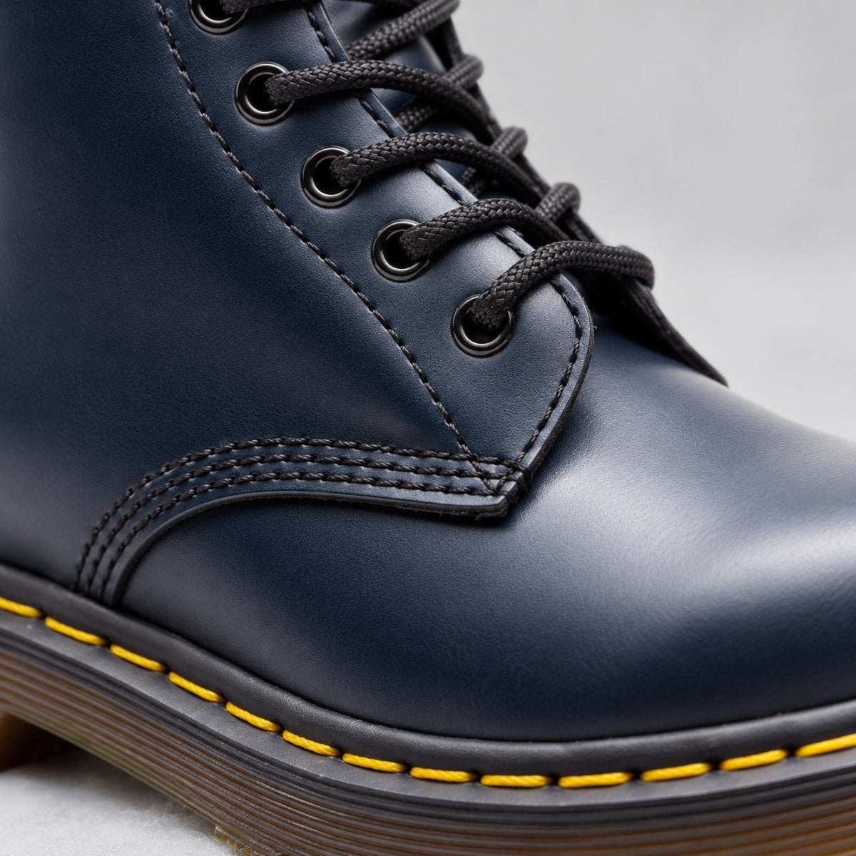 Vera™ -  Elegant women lace-up boot