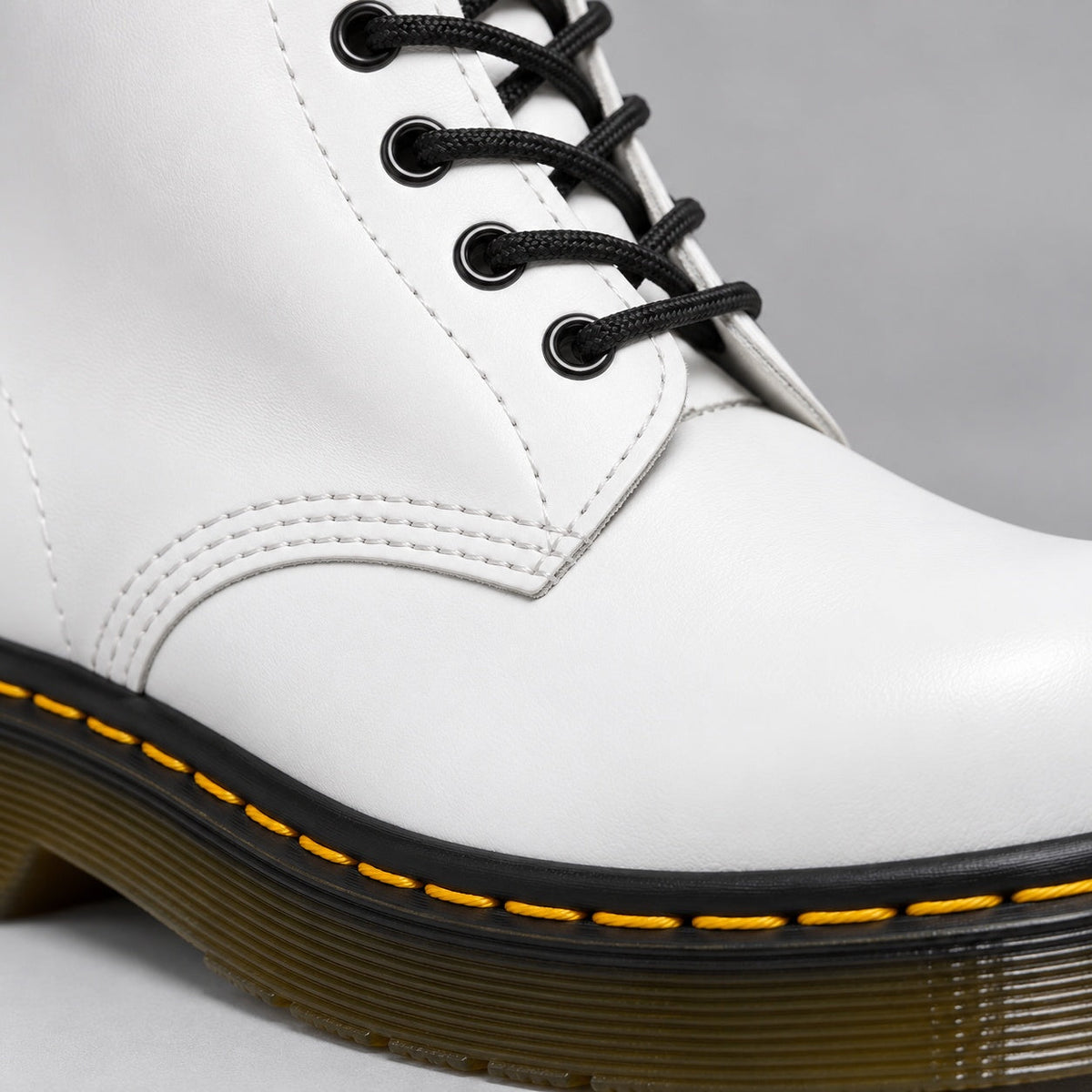 Vera™ -  Elegant women lace-up boot