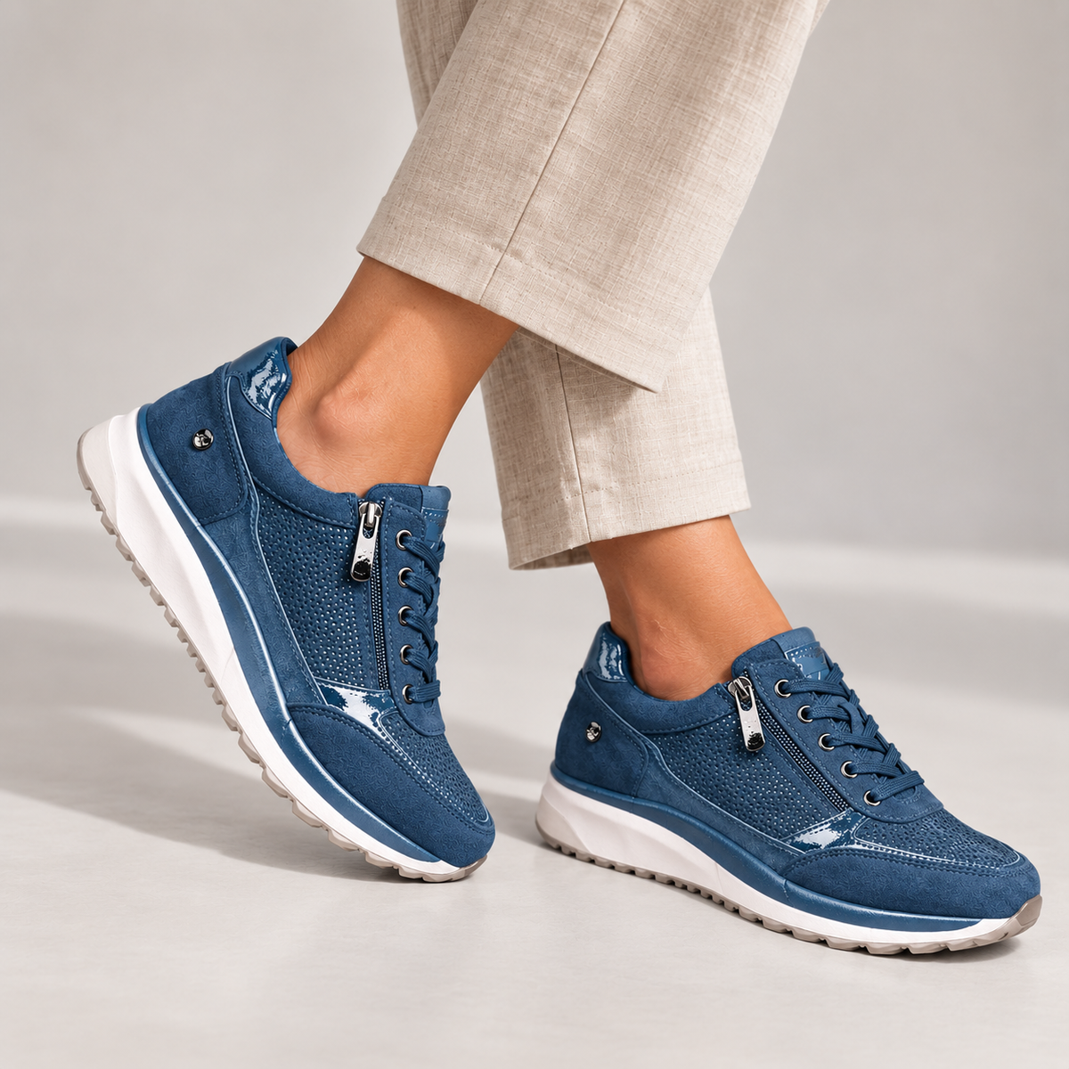Martina | Comfort Zip Sneaker